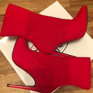 Bought wrong size, never returned them 😩🤦‍♀️!!